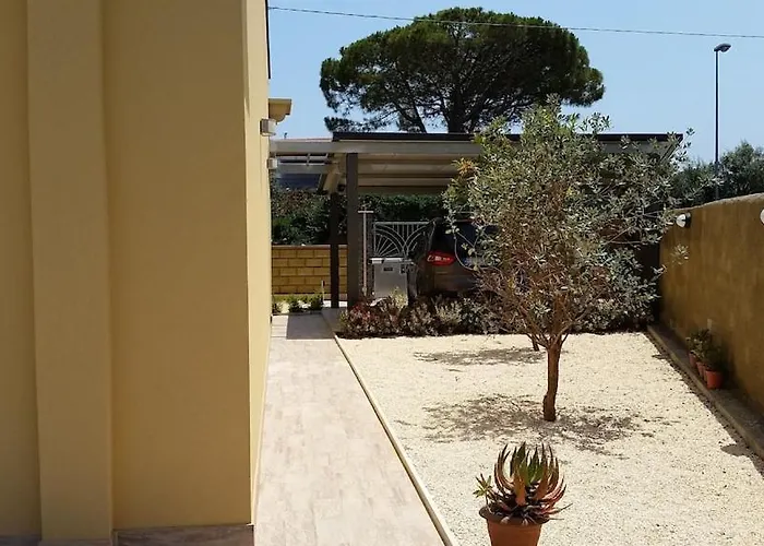 Detached House With Garden Милаццо