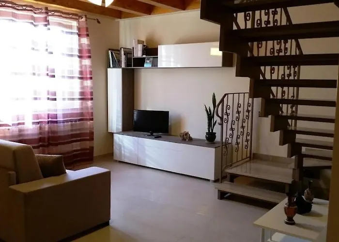 Detached House With Garden Дом отдыха Милаццо