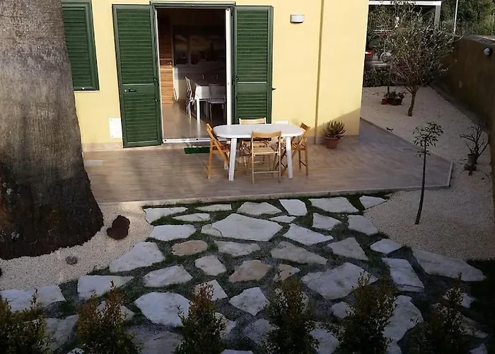 Detached House With Garden Милаццо