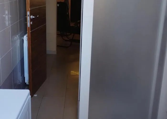 Detached House With Garden *